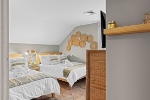 2 bedrooms, desk, iron/ironing board, free WiFi