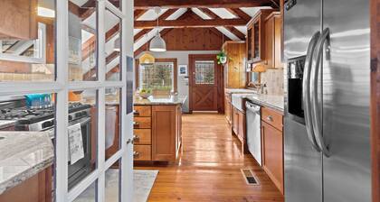 Charming Coastal Duplex in heart of Sandwich