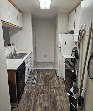 Private kitchen - Tranquil apartment in safe gated community with WiFi in Vallejo (Vallejo)