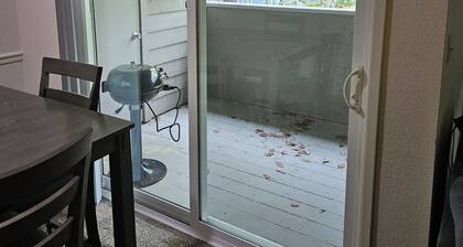 Tranquil apartment in safe gated community with WiFi in Vallejo
