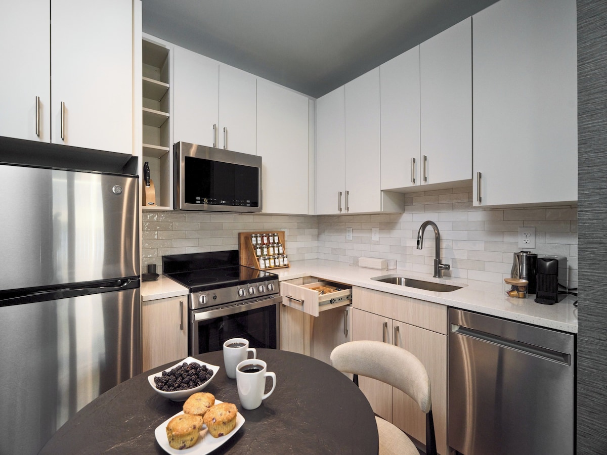 Photo 30 of Designer Luxury in Center City