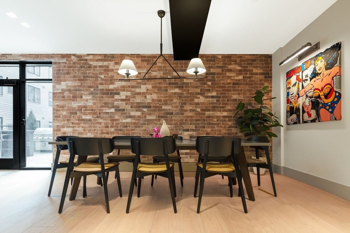 Photo 9 of Designer Luxury in Center City