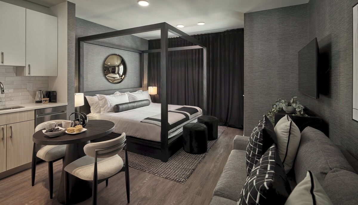 Photo 22 of Designer Luxury in Center City