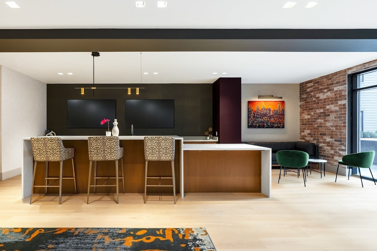 Photo 16 of Designer Luxury in Center City