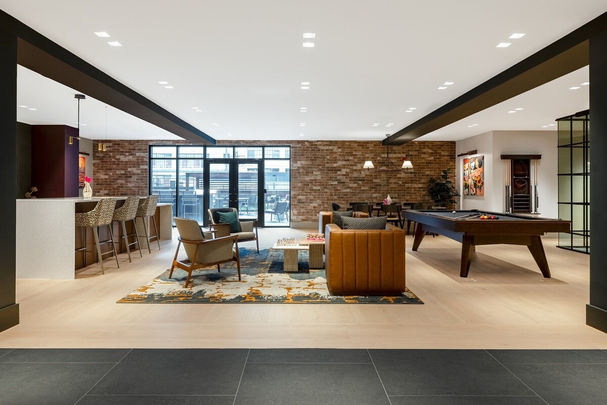Photo 4 of Designer Luxury in Center City