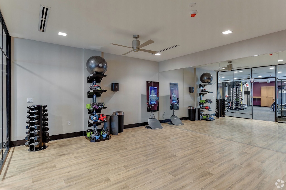 Photo 19 of Designer Luxury in Center City