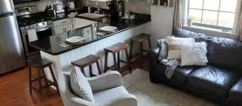 Charming 2-bedroom cabin with WiFi, fire pit, AC, pets welcome in quaint Royal