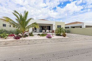 Front of property - Infinity Blue villa with private pool at Mambo Beach (Willemstad)