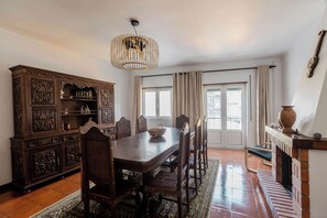 Dining - Casa José e Maria with garden Braga center, 25 min from the sea, 34 min from PNP Gerês (Braga)