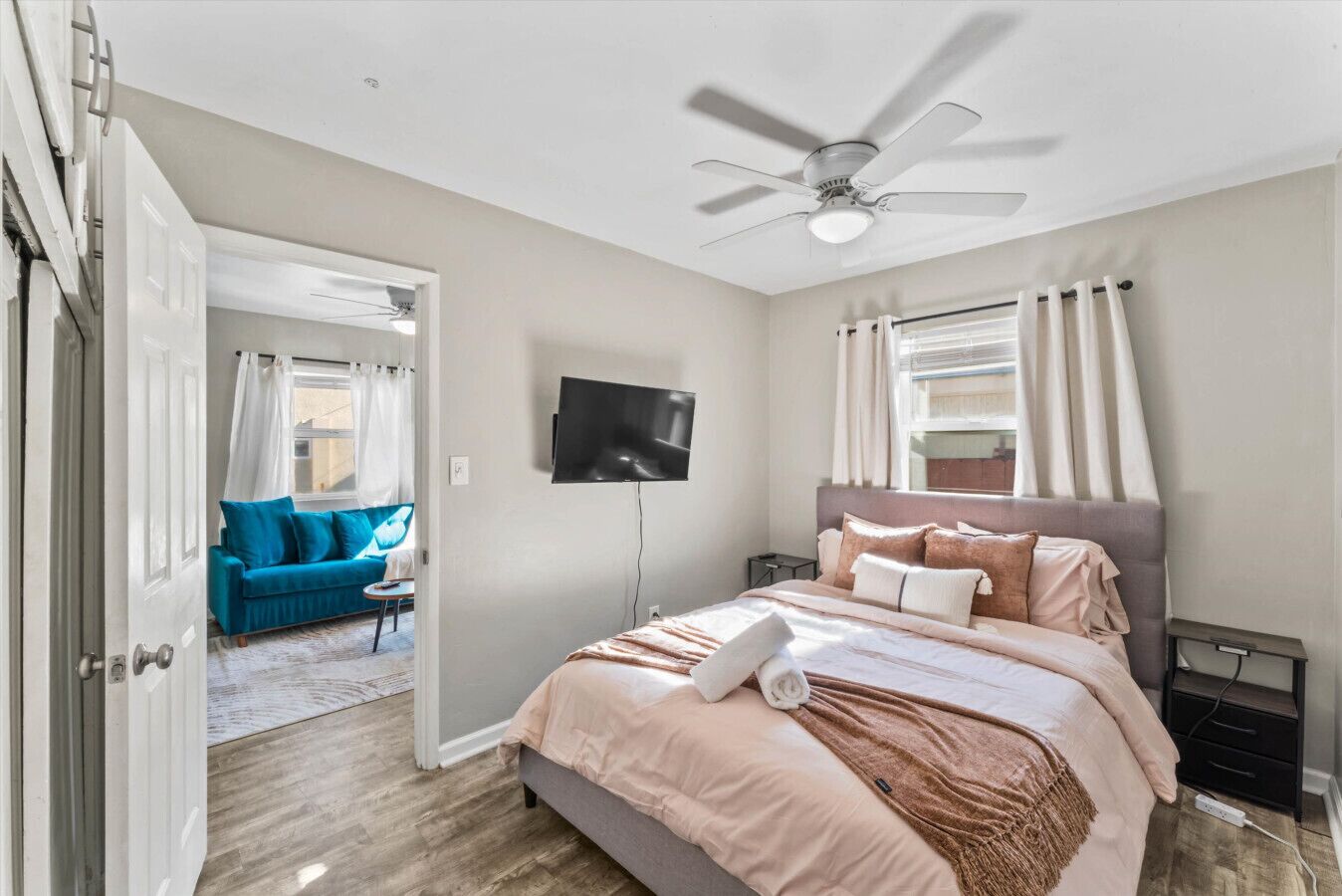 1 chambre, bureau, fer et planche à repasser, Wi-Fi