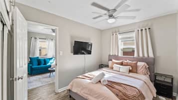 1 habitación, escritorio, tabla de planchar con plancha y wifi