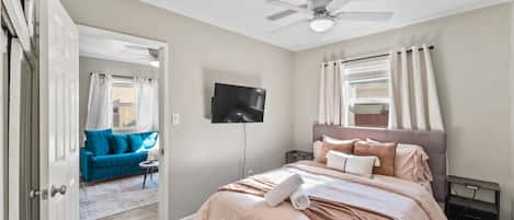 1 chambre, bureau, fer et planche à repasser, Wi-Fi