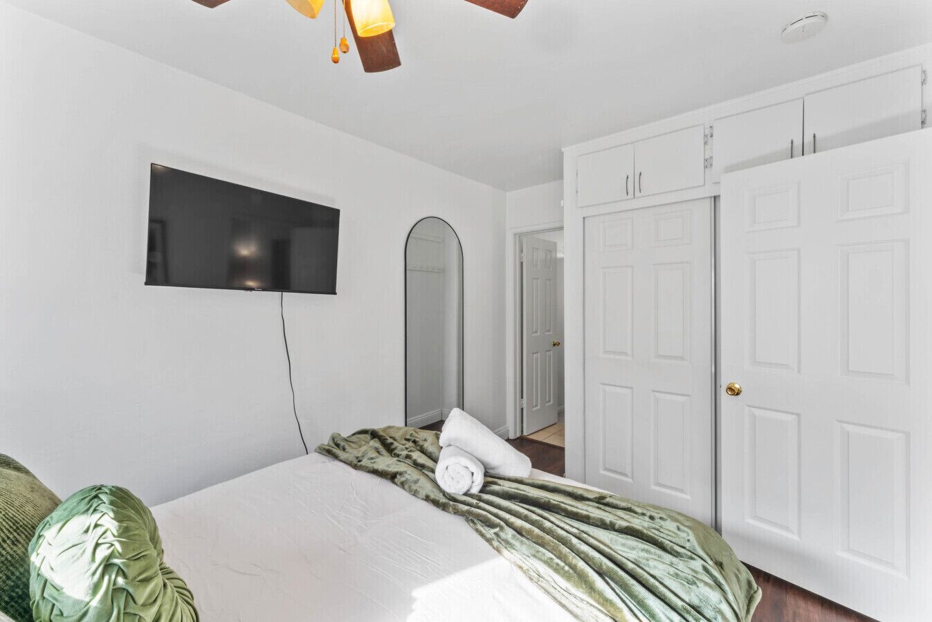 1 bedroom, desk, iron/ironing board, travel cot