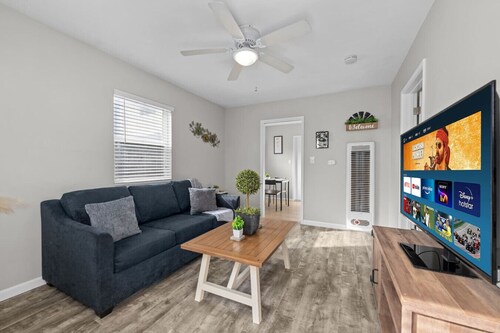 Prime North Park Stay: Walkable 95/100 + Parking!