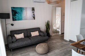Smart TV - Exclusive apartment with sea view, two bedrooms and private parking space (Capo d'Orlando)