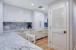 Oven, stovetop