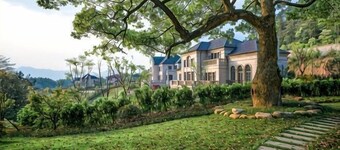 Nine Cloud Homestead Resort Hotel