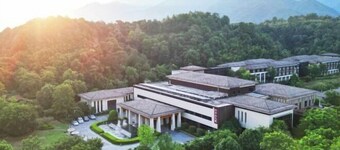 Nine Cloud Homestead Resort Hotel