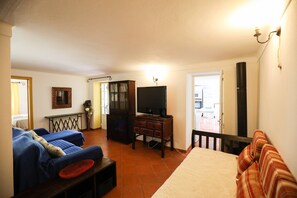 2 quartos, acesso à internet, roupa de cama