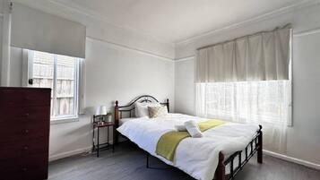 3 bedrooms, WiFi, bed sheets