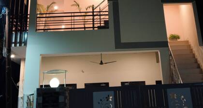 Spacious 5-bedroom house in delightful Dehradun with WiFi, AC