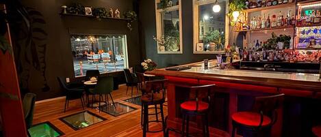 Bar (in der Unterkunft)