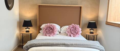 1 Schlafzimmer, Schreibtisch, Bügeleisen/Bügelbrett, Bettwäsche