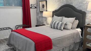 2 bedrooms, desk, iron/ironing board, WiFi