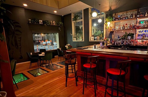 Bar (in der Unterkunft)