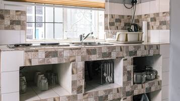 Micro-ondes, plaque de cuisson, lave-vaisselle