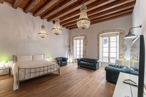 Standard Studio Suite, Balcony, City View | In-room safe, desk, iron/ironing board, free WiFi - D.H. Lawrence (Cagliari)