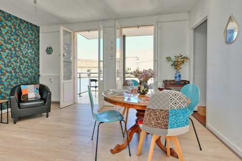 "L'authentique" - hyper center - lovely terrace!