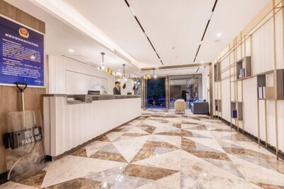 Super 8 Hotel (Beijing University First Hospital Daxing Campus)