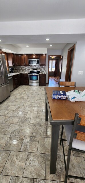 微波炉、烤箱、炉灶