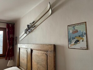 2 chambres, fer et planche à repasser, accès Internet, draps fournis