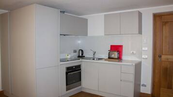 Réfrigérateur, four, plaque de cuisson, lave-vaisselle