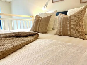 Apartment | 1 bedroom, free WiFi, bed sheets - Athenaeum House-leeds Centre-sleeps 3-pets (Leeds)