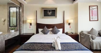 Lettry Holiday Hotel