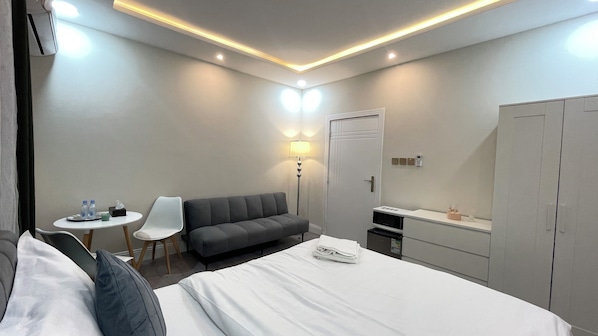 1 chambre, fer et planche à repasser, Wi-Fi, draps fournis