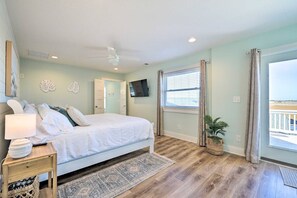 6 bedrooms, desk, free WiFi, bed sheets