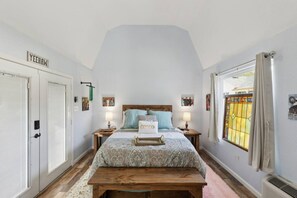 5 dormitorios, tabla de planchar con plancha, wifi y ropa de cama