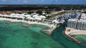 Beach - New 4 Bedroom, just 60 steps from the Beach and Pool in Gated Community (Nassau)