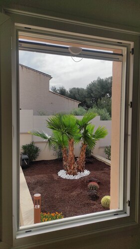 Villa with pool in La Ciotat, close to the sea with all amenities.