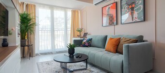 La Maison Colorée -
Bright & Cozy Home by Metro / Mall