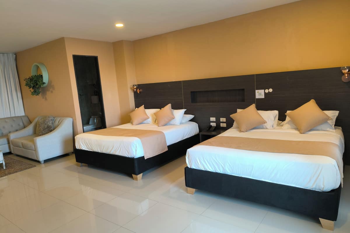 Twin Room | In-room safe, laptop workspace, iron/ironing board, free WiFi