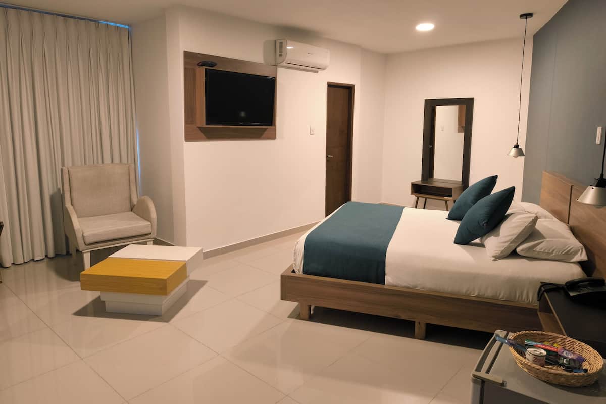 Junior Single Room | In-room safe, laptop workspace, iron/ironing board, free WiFi