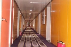 Interior - Dingding Hotel (Shanghai New International Expo Center Huaxia East Road Subway Station) (Shanghai)