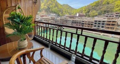 Fuyuan Riverview Homestay