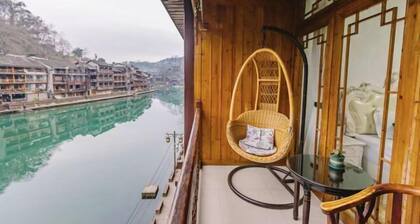 Fuyuan Riverview Homestay