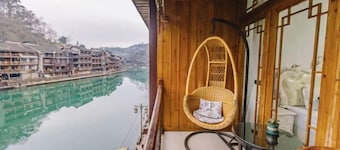 Fuyuan Riverview Homestay